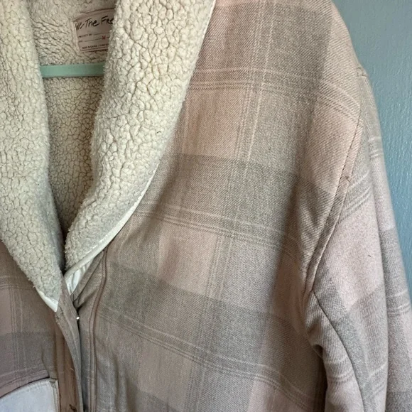 We The Free By Free People Woodlands Plaid Sherpa Jacket Beige - Picture 8 of 12